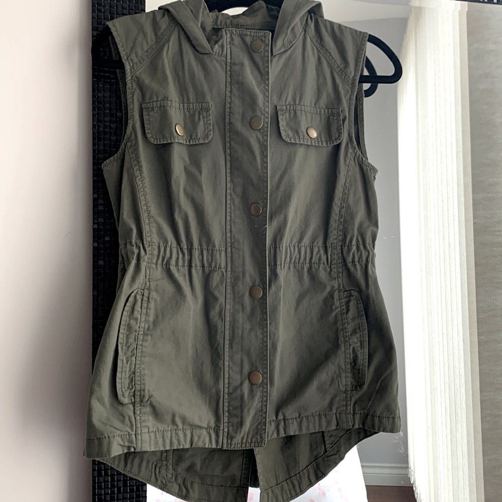 NWOT Gap Hooded Utility Vest